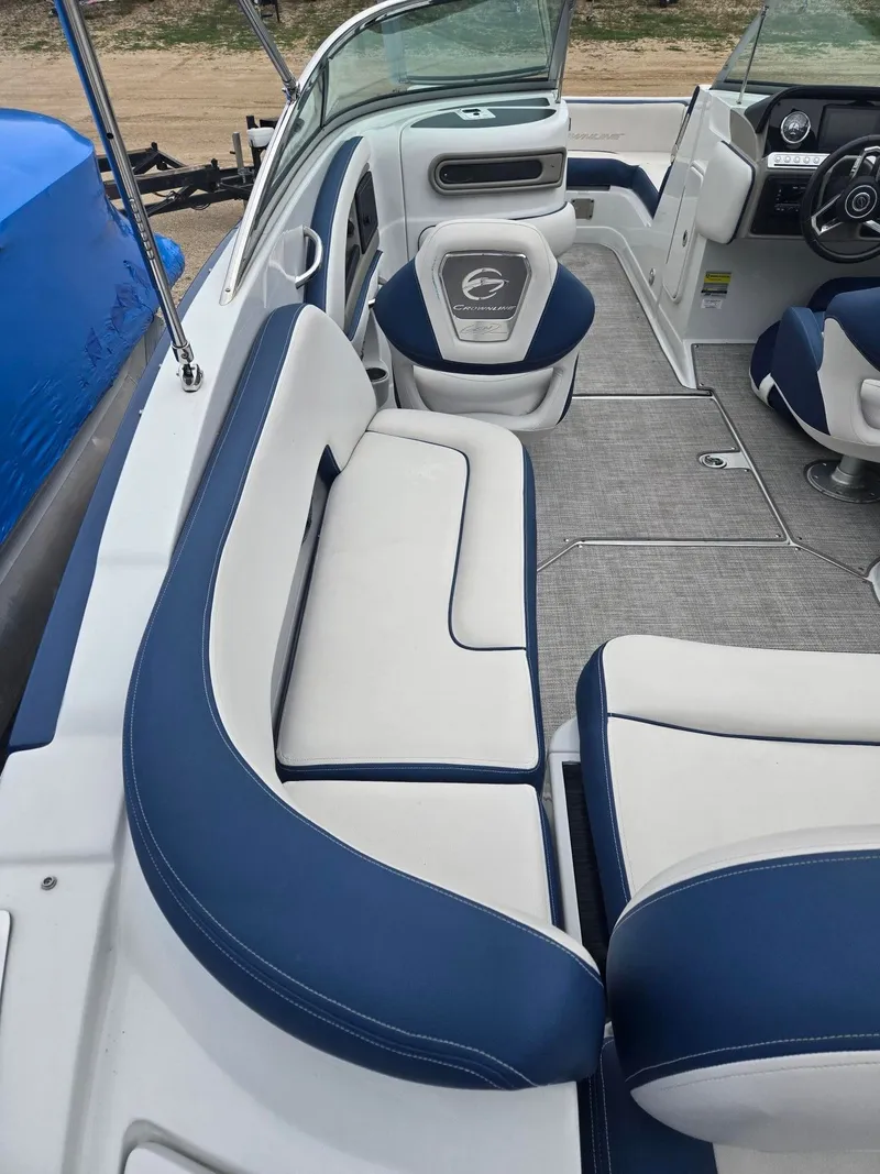 Slide: The Image of Crownline Boats Eclipse E235 2023 - 7