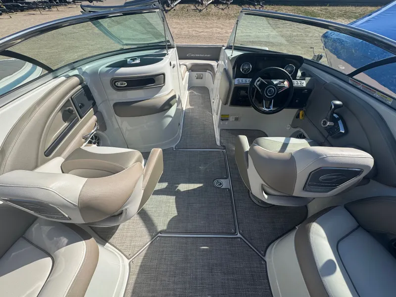 Slide: The Image of Crownline Boats Eclipse E235 2023 - 17