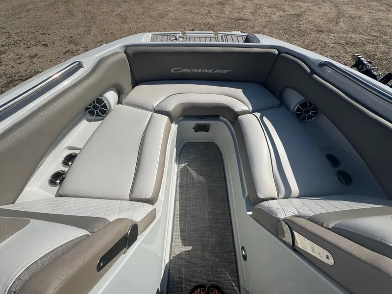 Slide: The Image of Crownline Boats Eclipse E235 2023 - 23