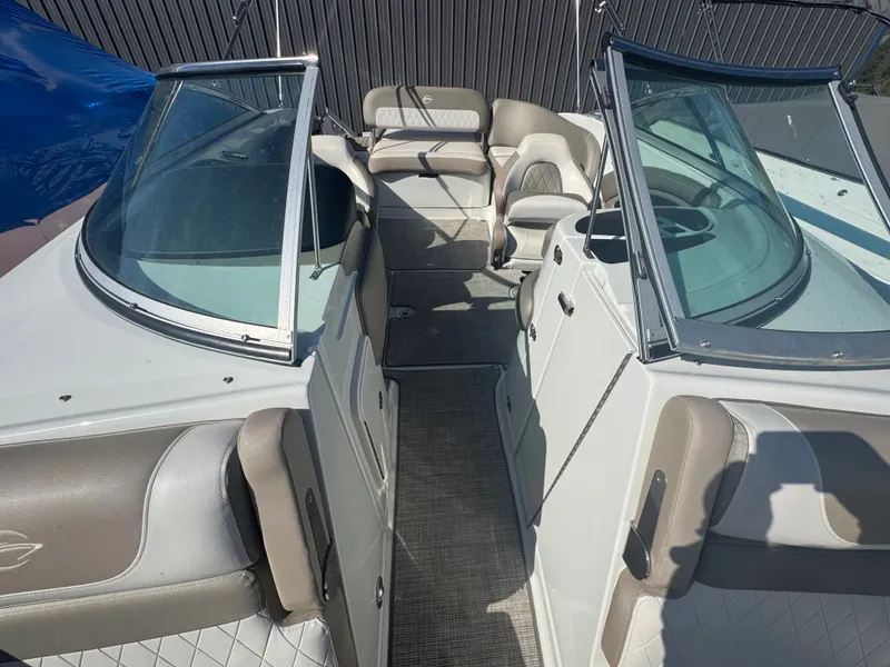 Slide: The Image of Crownline Boats Eclipse E235 2023 - 5