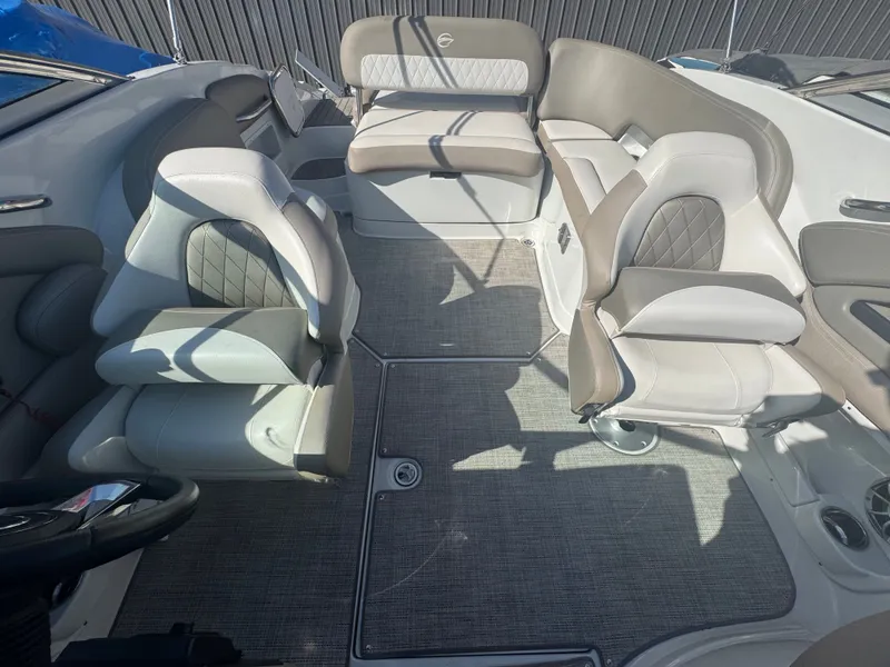 Slide: The Image of Crownline Boats Eclipse E235 2023 - 6