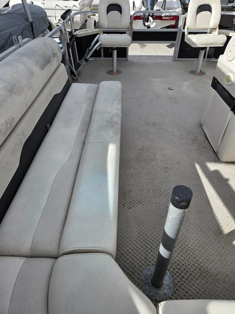 Slide: The Image of Sylvan 818 Mirage Fish 2009 - 8