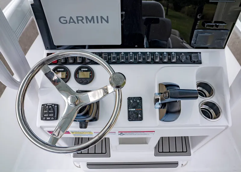 Slide: The Image of Sea Hunt Ultra 229 2026 - 14