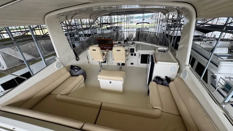 Slide: The Image of Flybridge looking forward - 20