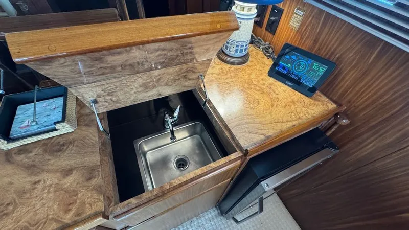 Slide: The Image of Salon entertainment bar - 46