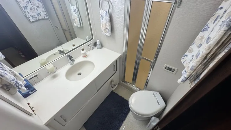 Slide: The Image of Aft Primary Ensuite Head - 74