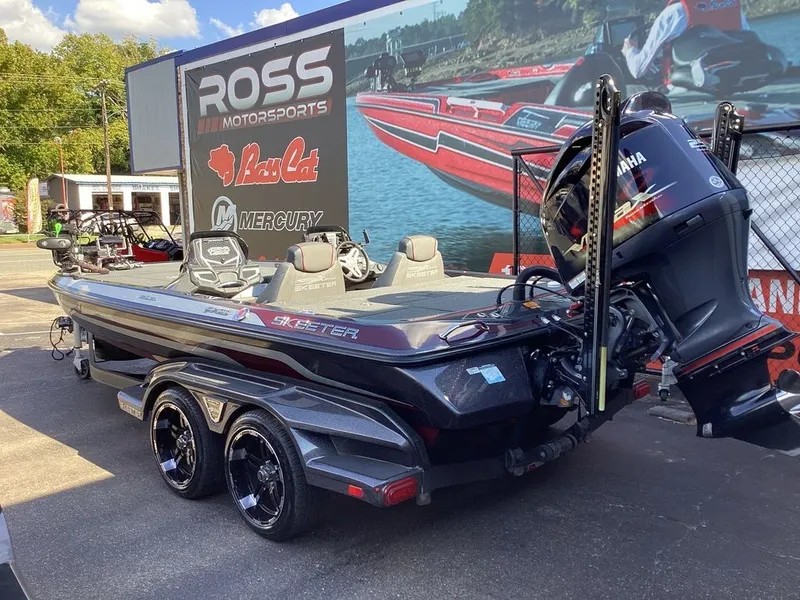 Slide: The Image of Skeeter FX21 Limited Edition 2018 - 1