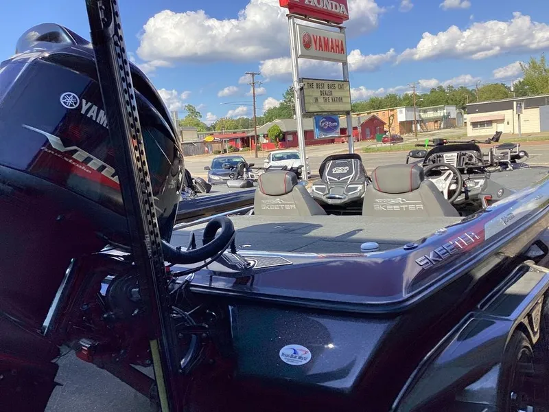 Slide: The Image of Skeeter FX21 Limited Edition 2018 - 10