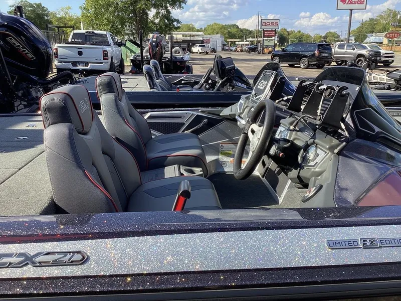 Slide: The Image of Skeeter FX21 Limited Edition 2018 - 19