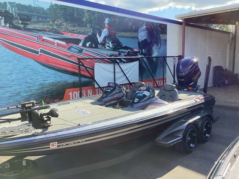 Slide: The Image of Skeeter FX21 Limited Edition 2018 - 2