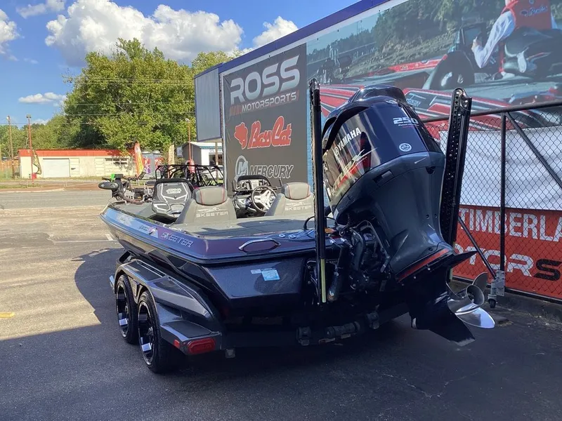 Slide: The Image of Skeeter FX21 Limited Edition 2018 - 7