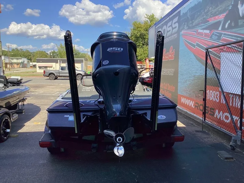 Slide: The Image of Skeeter FX21 Limited Edition 2018 - 8