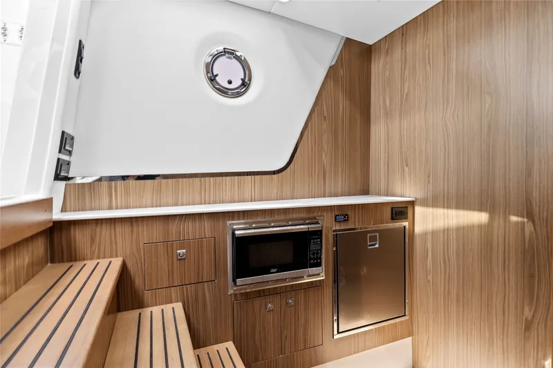 Slide: The Image of Cruisers 50 GLS 2026 - 23