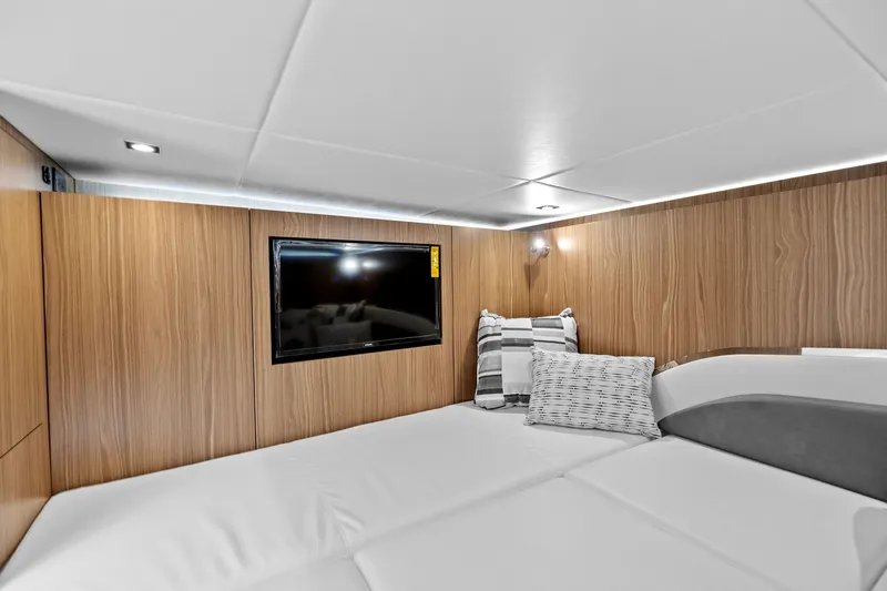 Slide: The Image of Cruisers 50 GLS 2026 - 29