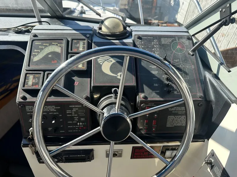 Slide: The Image of Bayliner 21 Trophy 1987 - 4