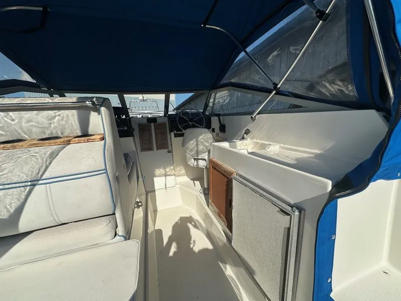 Slide: The Image of Bayliner 21 Trophy 1987 - 8