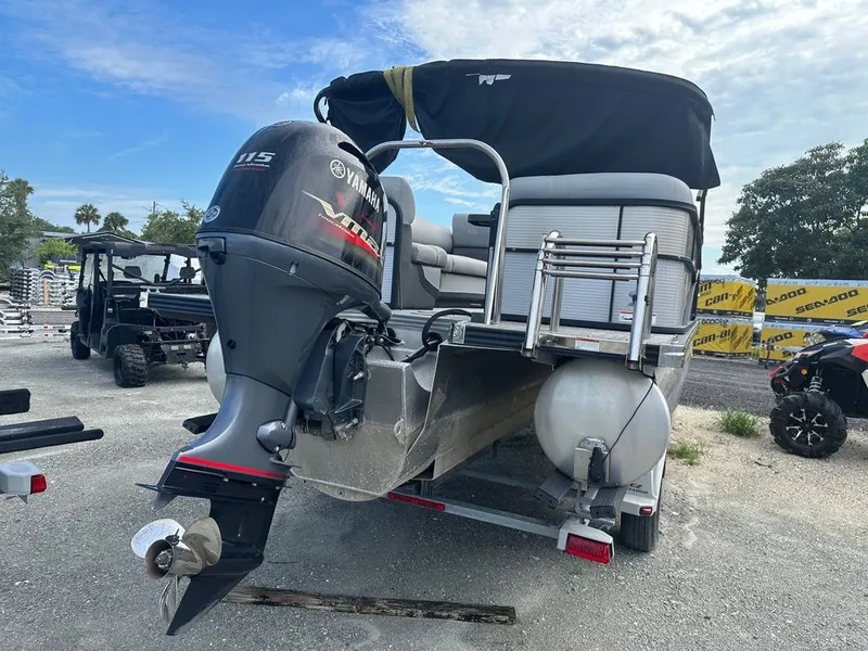 Slide: The Image of Manitou 21 Oasis RF VP II 2022 - 5