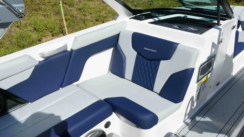 Slide: The Image of MasterCraft XT23 2026 - 16