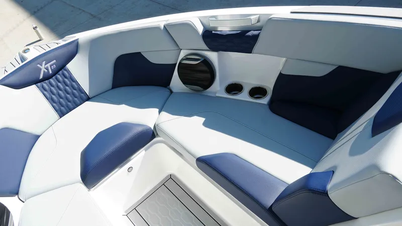 Slide: The Image of MasterCraft XT23 2026 - 20