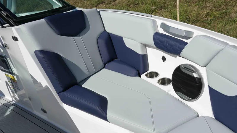 Slide: The Image of MasterCraft XT23 2026 - 22