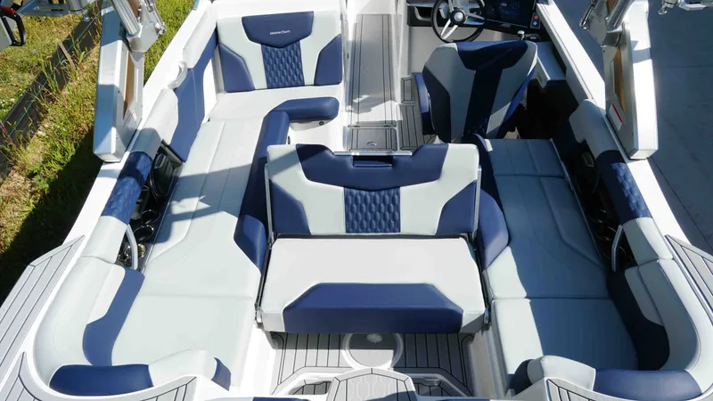 Slide: The Image of MasterCraft XT23 2026 - 33