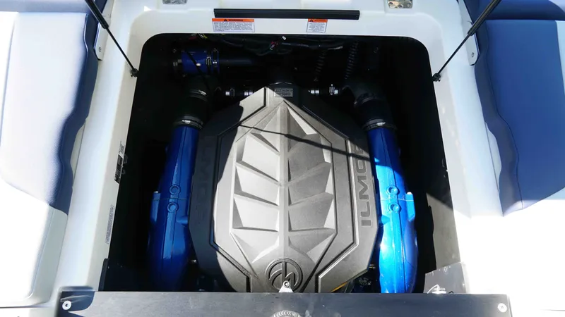 Slide: The Image of MasterCraft XT23 2026 - 34