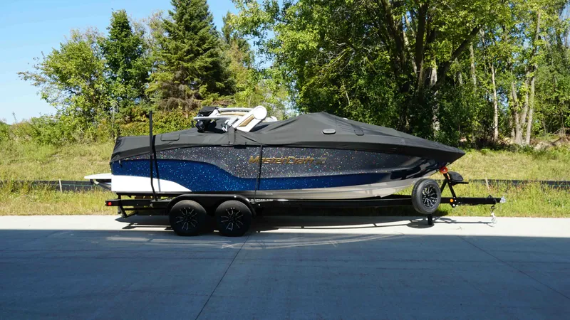 Slide: The Image of MasterCraft XT23 2026 - 37