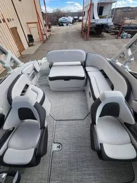 Slide: The Image of Crownline Boats Eclipse E235 2024 - 5