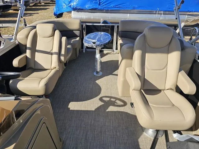 Slide: The Image of Sylvan Mirage 8520 LZ 2026 - 6