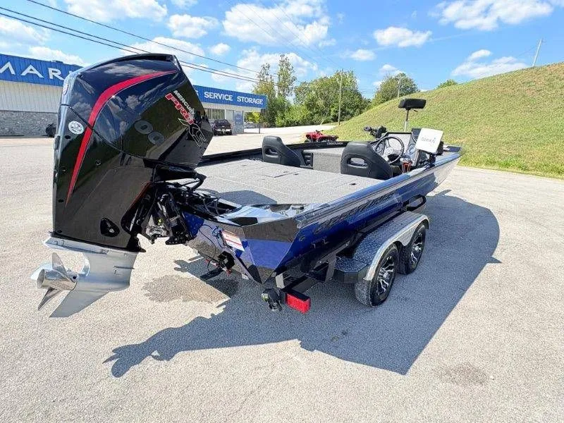 Slide: The Image of Crestliner PT20 2020 - 10