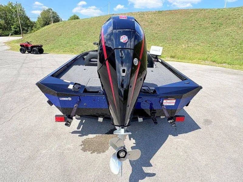 Slide: The Image of Crestliner PT20 2020 - 25