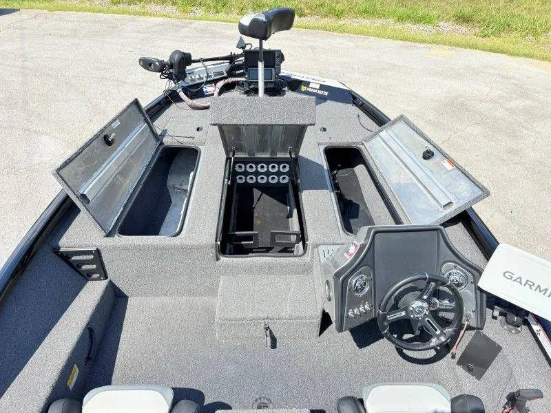 Slide: The Image of Crestliner PT20 2020 - 35