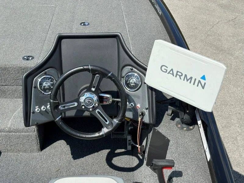 Slide: The Image of Crestliner PT20 2020 - 43