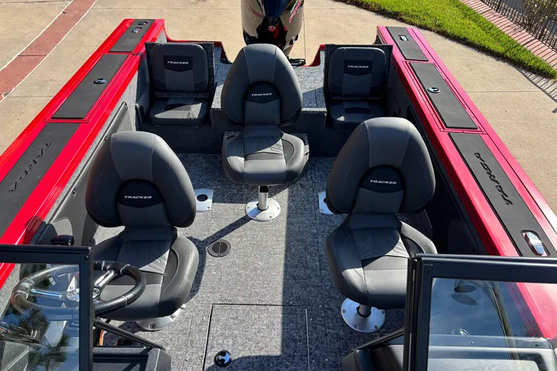 Slide: The Image of 2026 Tracker Targa V-19 Combo boat, top view, showcasing seating and layout. - 5