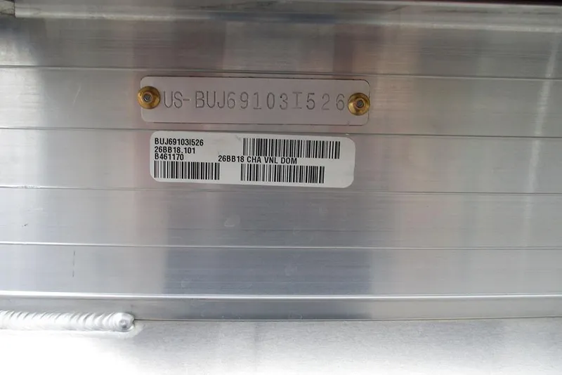 Slide: The Image of 2026 Sun Tracker Bass Buggy 18 DLX hull identification number plate. - 32