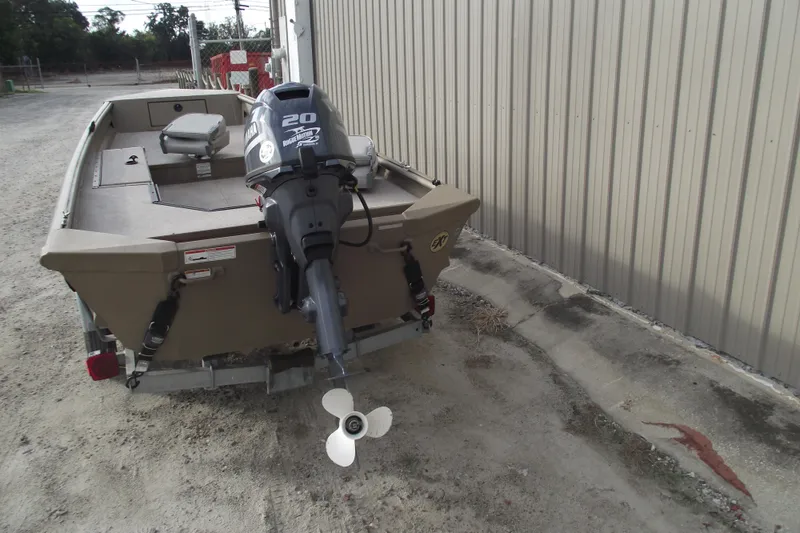 Slide: The Image of 2022 SeaArk DXS 1548 DKLD boat with Yamaha 20 HP outboard motor. - 3