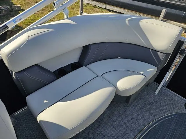 Slide: The Image of Sylvan Mirage 8520 LZ 2026 - 11