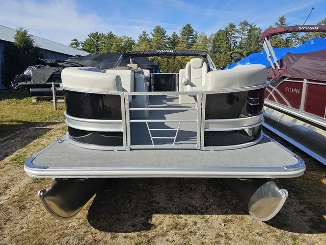 Slide: The Image of Sylvan Mirage 8520 LZ 2026 - 2