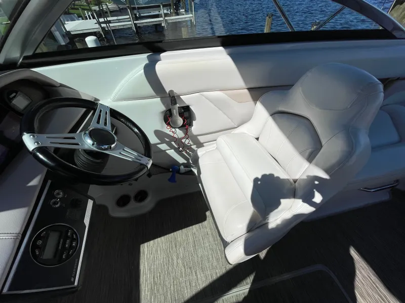 Slide: The Image of Four Winns HD240 2018 - 26