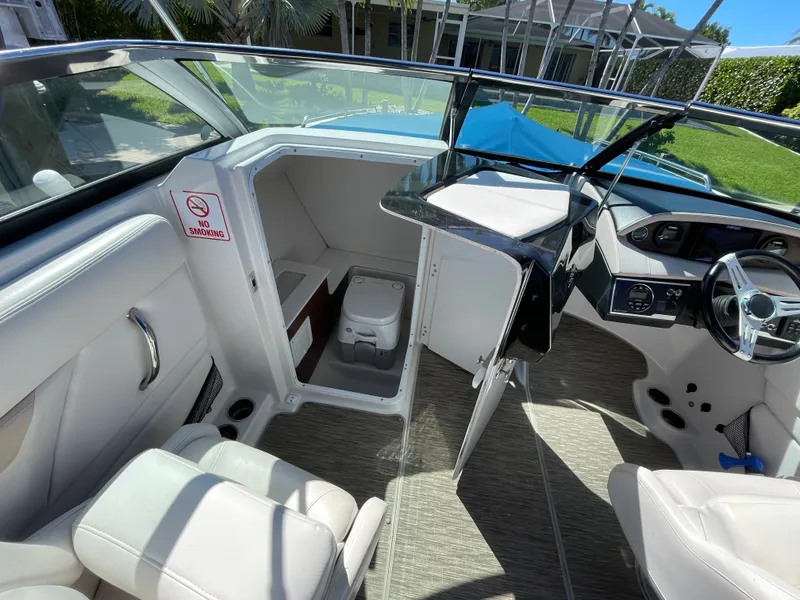 Slide: The Image of Four Winns HD240 2018 - 28