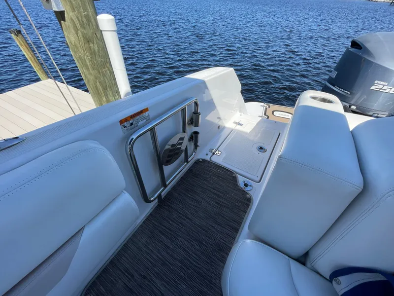 Slide: The Image of Four Winns HD240 2018 - 35