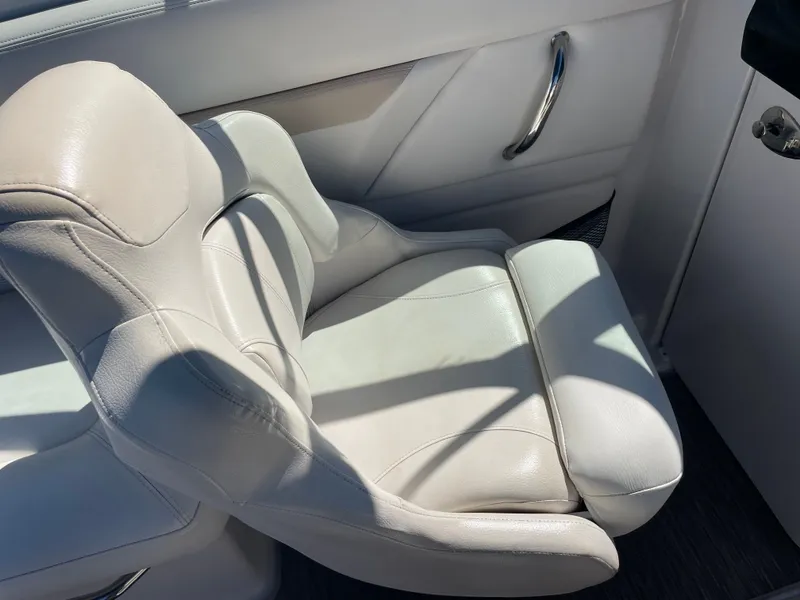 Slide: The Image of Four Winns HD240 2018 - 37