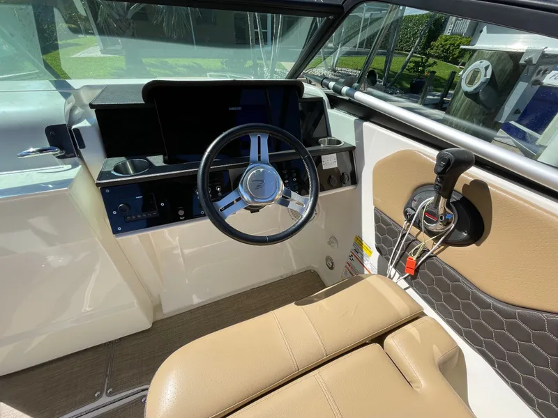 Slide: The Image of Sea Ray SDX 250 Outboard 2019 - 23