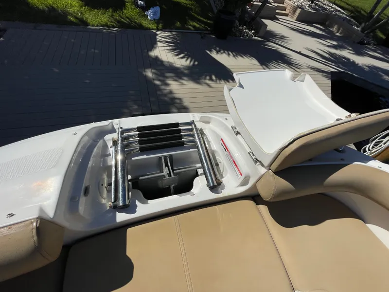 Slide: The Image of Sea Ray SDX 250 Outboard 2019 - 31