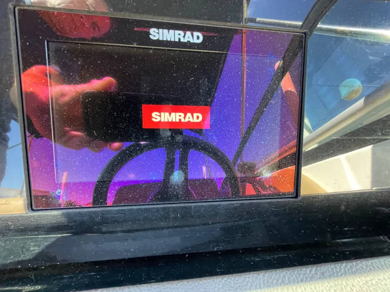 Slide: The Image of Sea Ray SDX 250 Outboard 2019 - 46