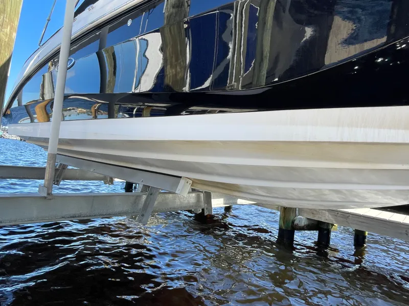 Slide: The Image of Sea Ray SDX 250 Outboard 2019 - 9