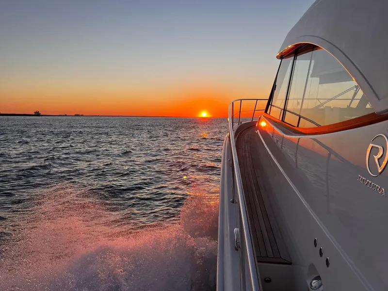 Slide: The Image of Riviera 505 SUV 2022 - 63