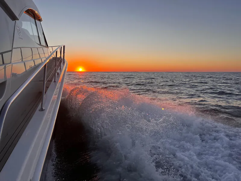 Slide: The Image of Riviera 505 SUV 2022 - 64