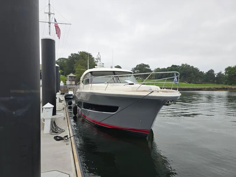 Slide: The Image of Riviera 505 SUV 2022 - 72