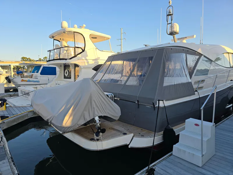 Slide: The Image of Riviera 505 SUV 2022 - 76